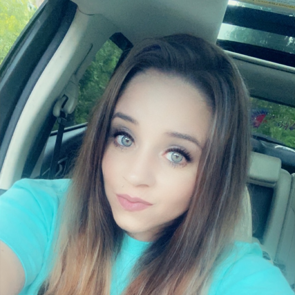 Meet your Posher, Holly